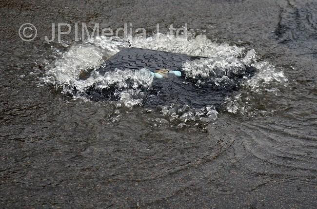 39593935Burst drain at the junction between Queen Street and Princess