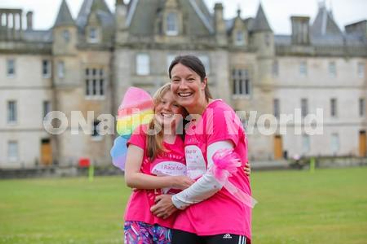 39493000 Race For Life Callander Park Falkirk 26 06 22 Claire