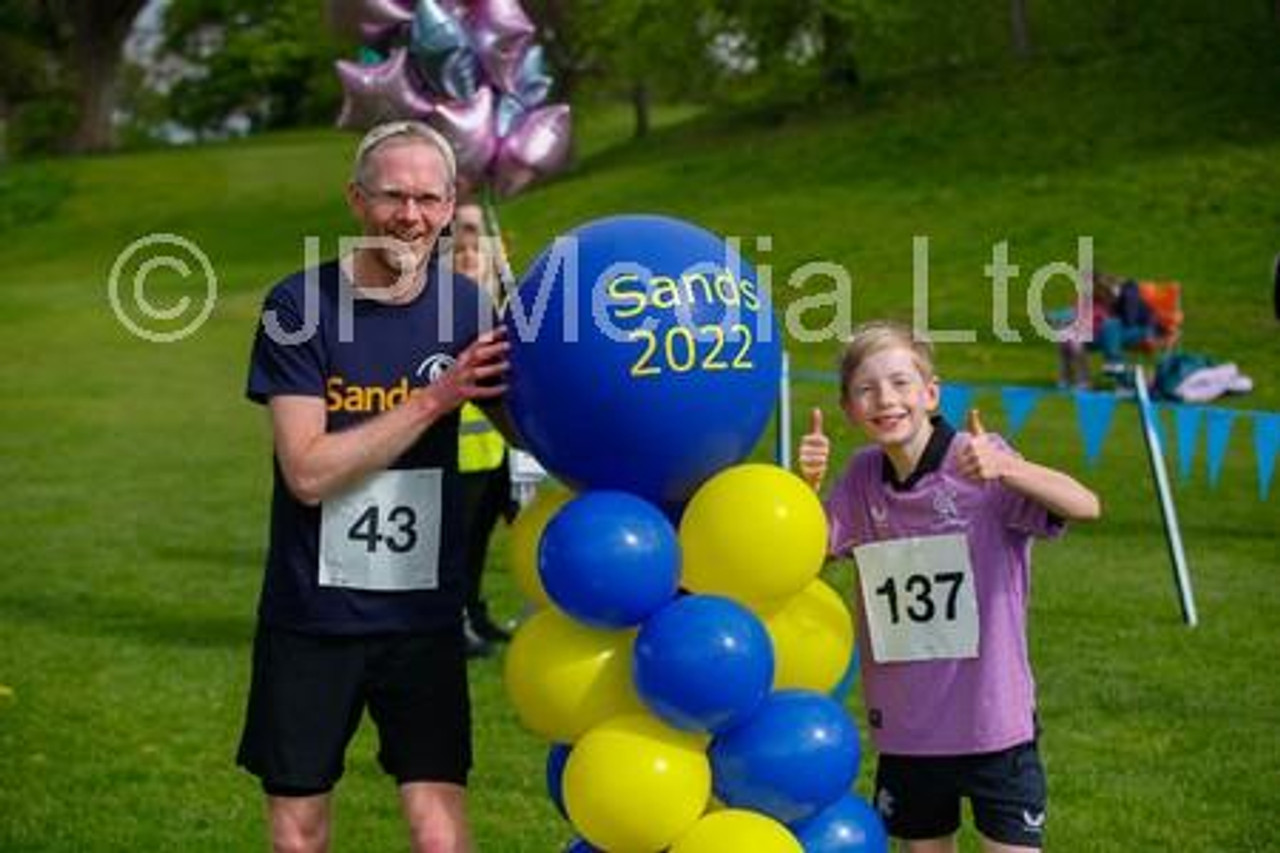 39428397 Callendar Park 5k run for Sands 01 05 22 winners CRaig Smith and Brodie Stevenson