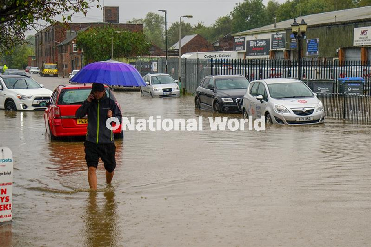 39879086-Storm Babet - flooding Hady hill chesterfield.  NNL-231020-153243001 NNL-231020-153243001_ndet-20-10-23-flooding-hady hill 