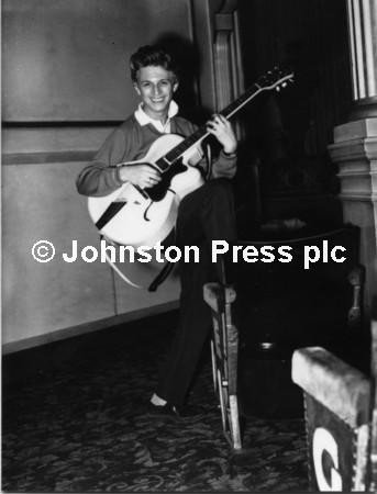 21156556 Tommy Steele Rehearsing In Blackpool In 1950s National World 21156556-tommy-steele-rehearsing-in-blackpool-in-1950s-national-world