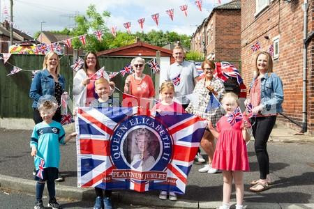 39456747Neighbours on Cornmill Avenue in Liversedge are planning a