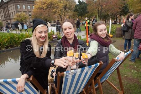 31748322-Picture: Toby Williams 07920841392. Restaraunt Festival at St ...