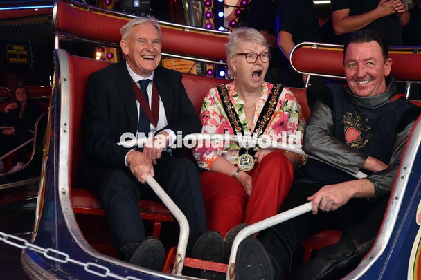 40015266-Cllr Phil Holbrook (Consort), Carole Thompson (Ceremonial ...