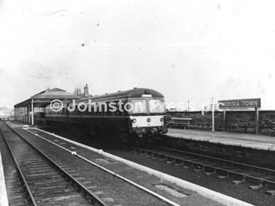 23875754-Hornsea, 8th April 1963 Hornsea station and platform. - National  World | Newsprints