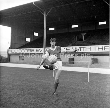 20234362 Hibs Footballer Jim Blair In Action July 1970 Iconic Media 20234362-hibs-footballer-jim-blair-in-action-july-1970-iconic-media