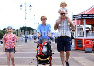 Poppie Randal 39506457-From left, Poppy Randall, seven, Claire Tiller, and Andrew ...
