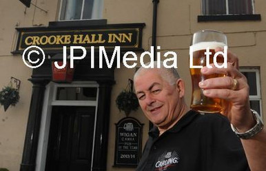 39013221-WIGAN - PUB OF THE WEEK - 21-03-16 Dean McDonald, landlord at ...