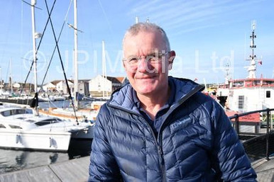 39189165-Philip Van Der Riet from South Africa has his photo taken as ...