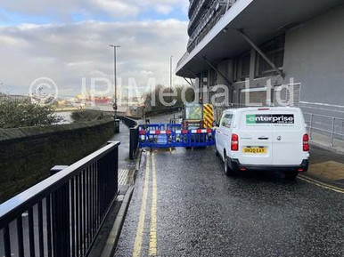 38870420-Northumbrian Water attend to a water leak at West Wear Street