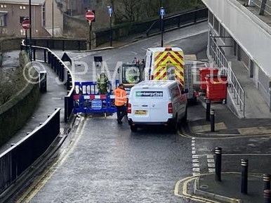 38870421-Northumbrian Water attend to a water leak at West Wear Street
