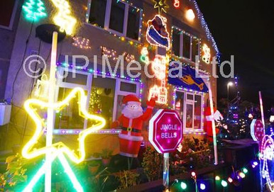 39258664-BLACKPOOL - 15-11-21 The Thomas family have decorated their ...