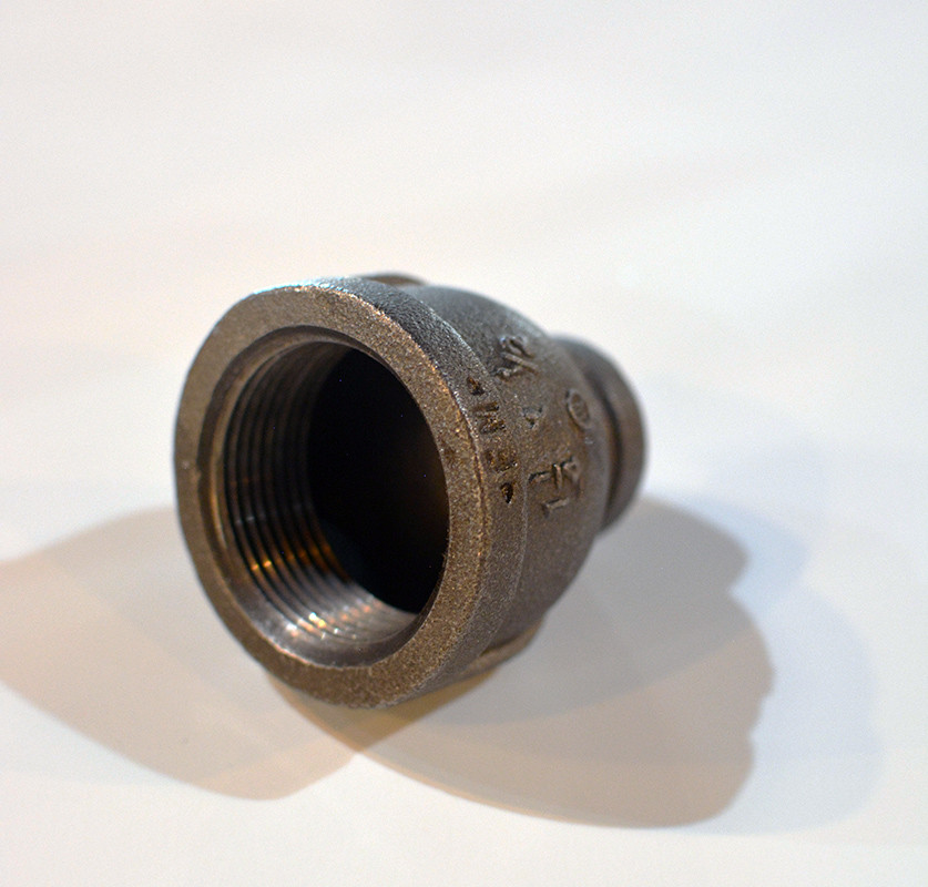 Black Pipe Reducing Coupling 1-1/4 to 1/2