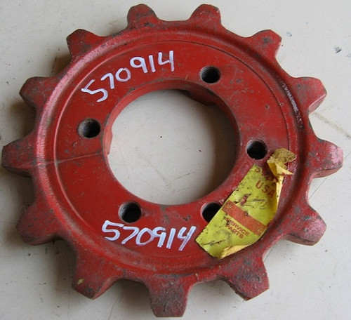570914, 708521 CNH New Holland 13 Tooth Sprocket