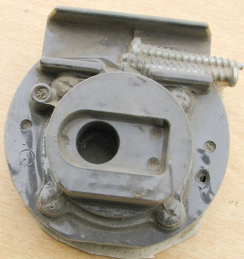 682047 Lawn Boy - Toro Carburetor Mount Assembly. Lawn Boy String Tr