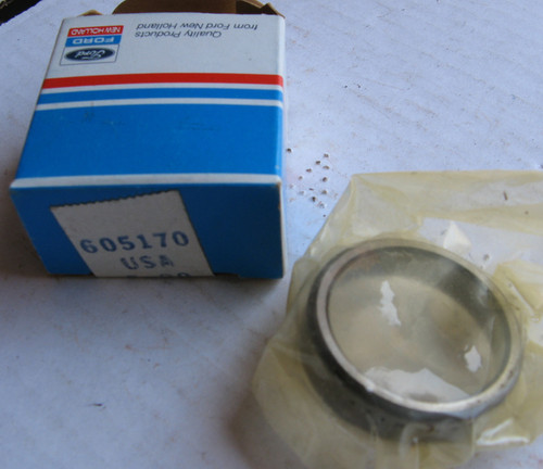 605170, 86516470 CNH New Holland BEARING Cup 605170,