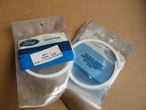 D1NN473B, 81825714  CNH Ford  RING Plastic