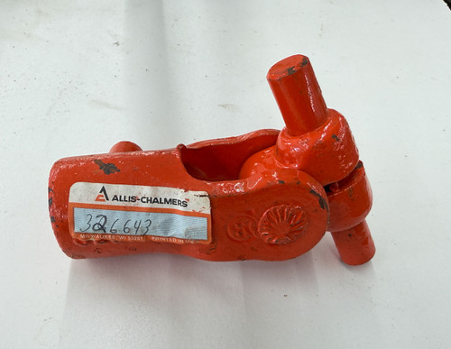 70326643 AGCO Allis-Chalmers TRUNNION and Threaded YOKE