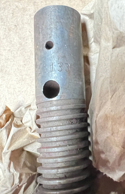 R13133 Gehl Jack SCREW