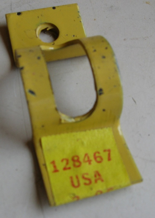 128467 CNH New Holland Strap Finger Guide Retainer