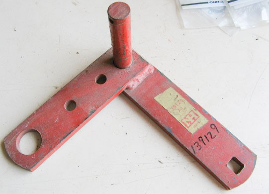 139129, 187065, 86511531 CNH New Holland ARM LH LIFT