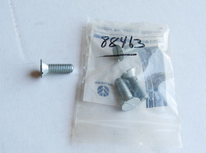 88463, 86511978 CNH New Holland SCREW Cross Flat Hd,