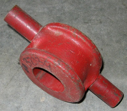 37339  CNH New Holland  Pivot Yoke COLLAR