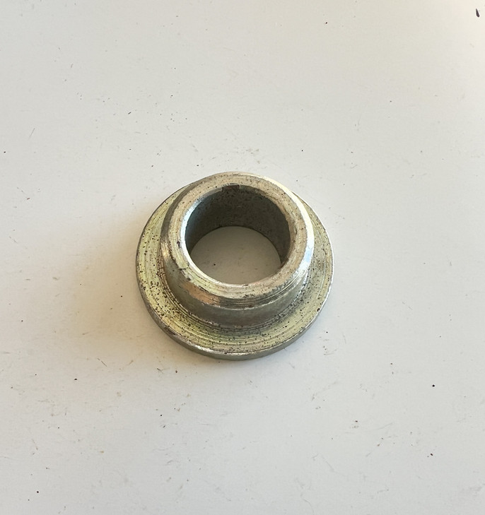 6557787 Deutz Flange BUSHING