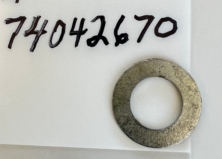 74042670, 1750412M1 AGCO WASHER Distributor Base