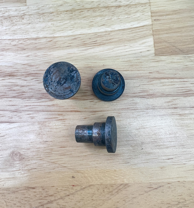 70520686 AGCO Allis-Chalmers Non Standard RIVET