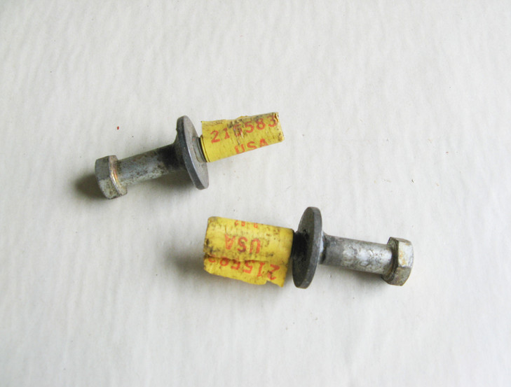 215583 New Holland BOLT, Wire Connector