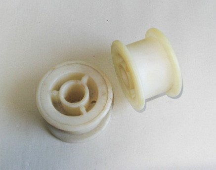 540-202, 540202 AGCO TYE 5/8"  Plastic IDLER  SPOOL