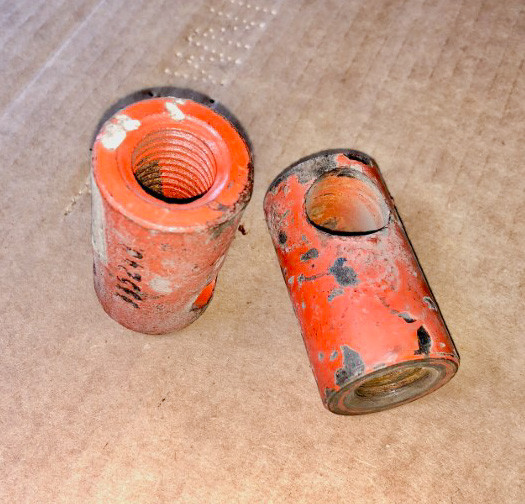 70335248 AGCO Allis-Chalmers TRUNNION Threaded Rod End