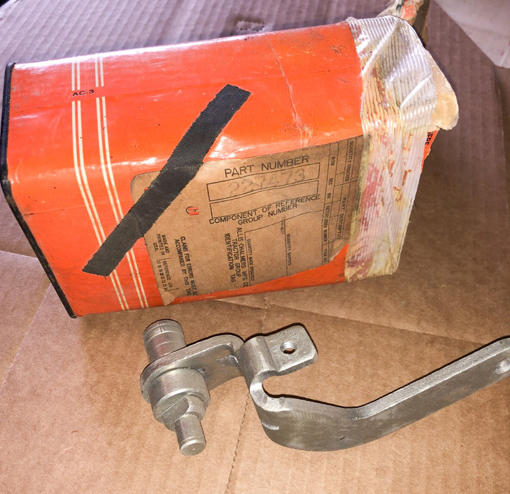 70227473 AGCO Allis-Chalmers LEVER