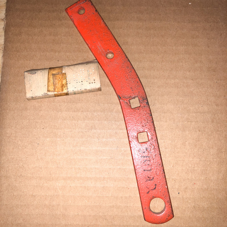 70510722 AGCO Allis-Chalmers ARM Bracket