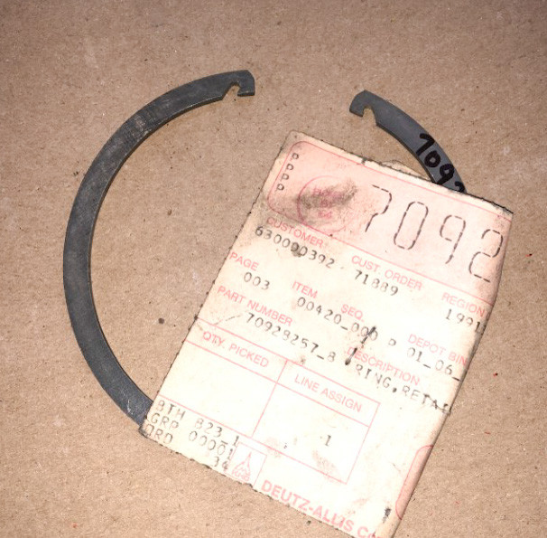 70928257 AGCO 928257 Allis-Chalmers .104" Internal Retaining RING, Snap RING