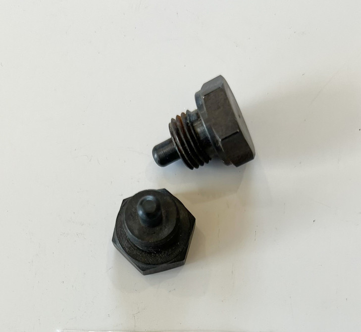 70241135 AGCO Allis-Chalmers Threaded PLUG