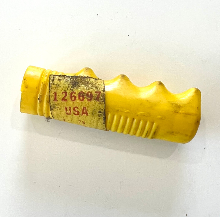 126697 New Holland 3/4"ID Handle GRIP