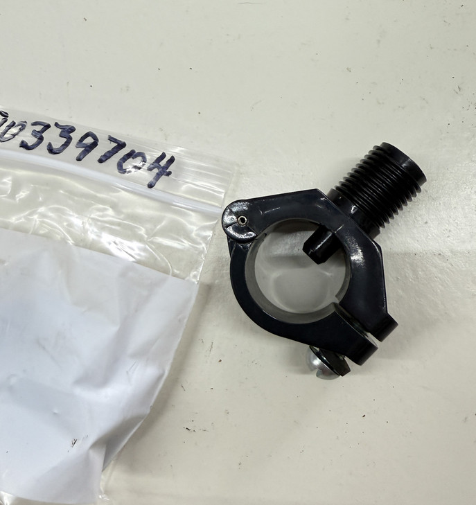 70339704 AGCO Allis-Chalmers Clamp Saddle Port Fitting