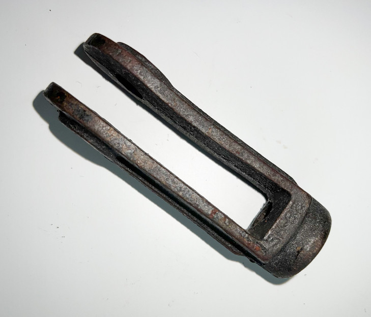 28HS AGCO New Idea .46" Pin Hole YOKE