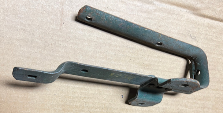 977SA2 AGCO New Idea Strader BRACKET