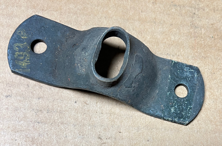 1493P AGCO New Idea Finger Retainer COVER