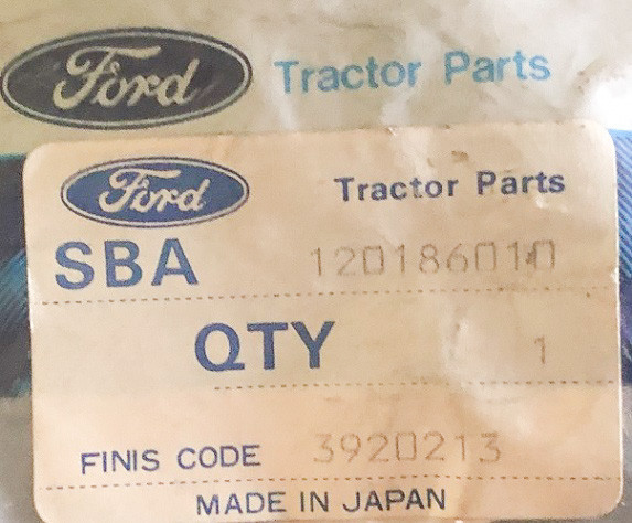 SBA120186010 CNH Ford NEW Holland RETAINER Collared Seat