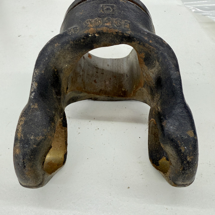 204056860 Bondioli & Pavesi PTO YOKE Series 100 Size 5, Casting Number 39505S1, Tisco BYT5-00-2-52, BYT500252, Bush Hog 66112, Land Pride 1705027, 204056860, New Holland 782089, John Deere W43201