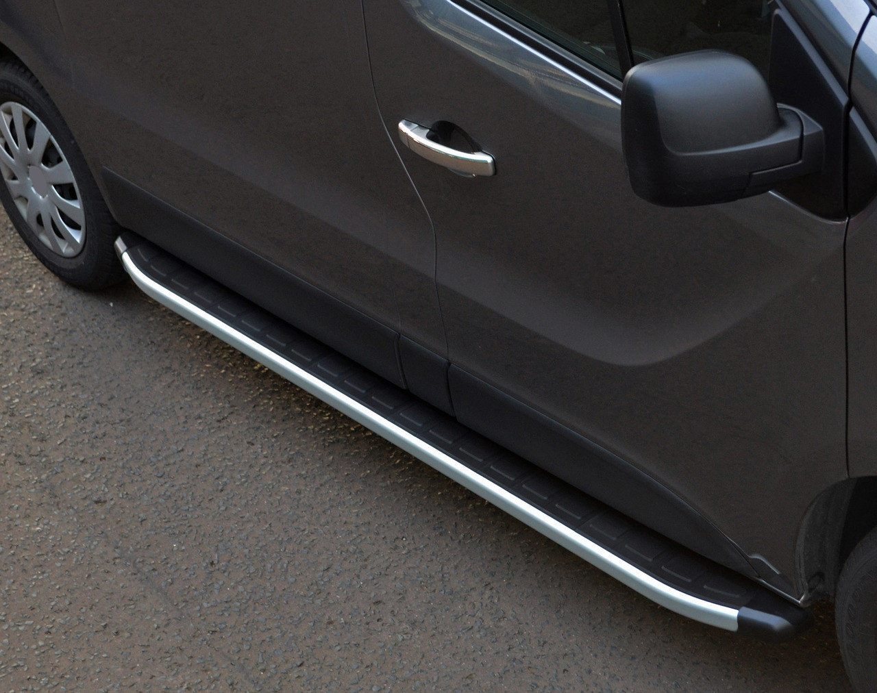 Aluminium Side Steps Bars Running Boards To Fit SWB Nissan NV300 (2016+)
