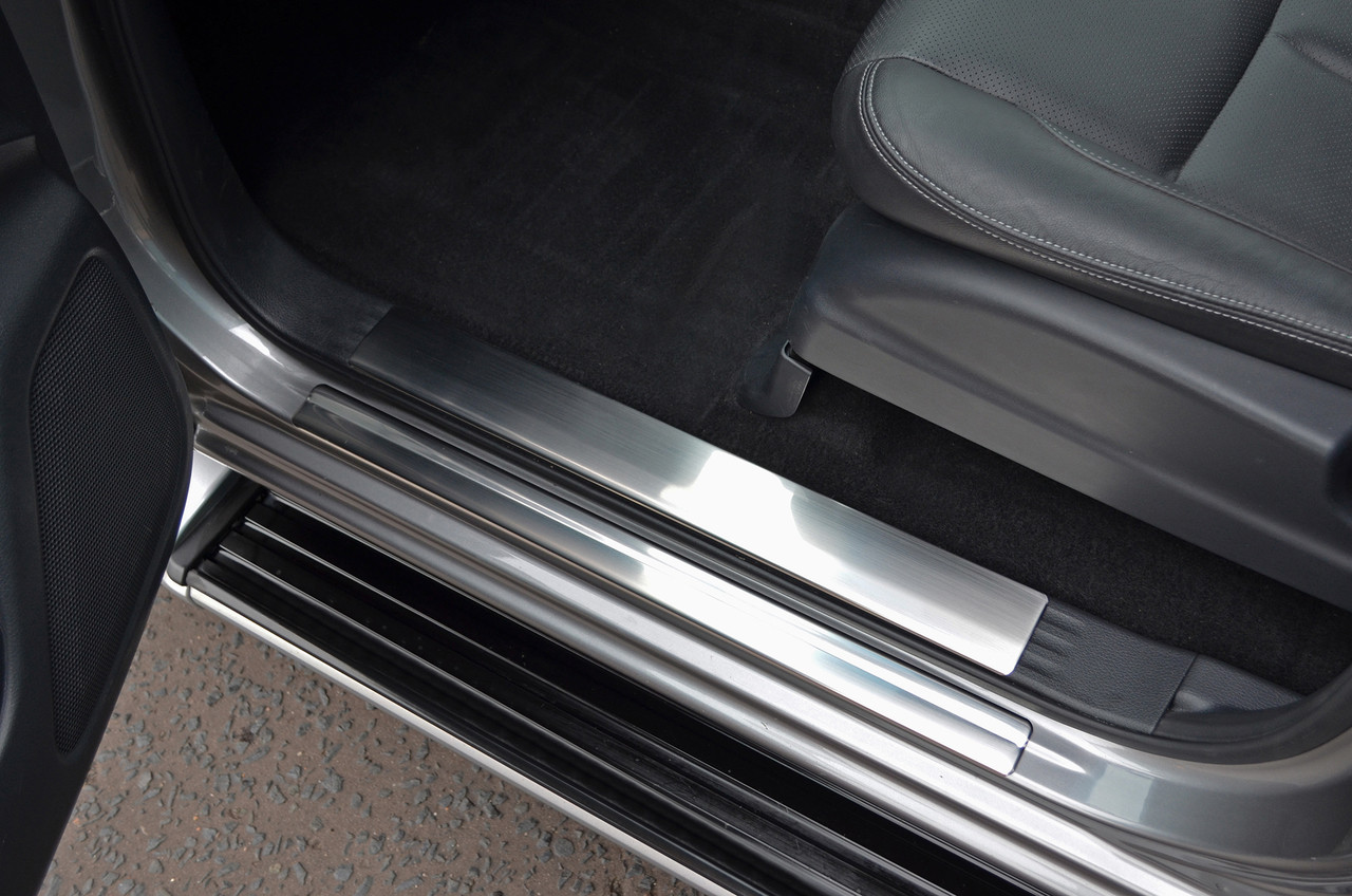 Chrome Door Sill Trim Covers Protectors Set To Fit Nissan Navara NP300 (2015+)