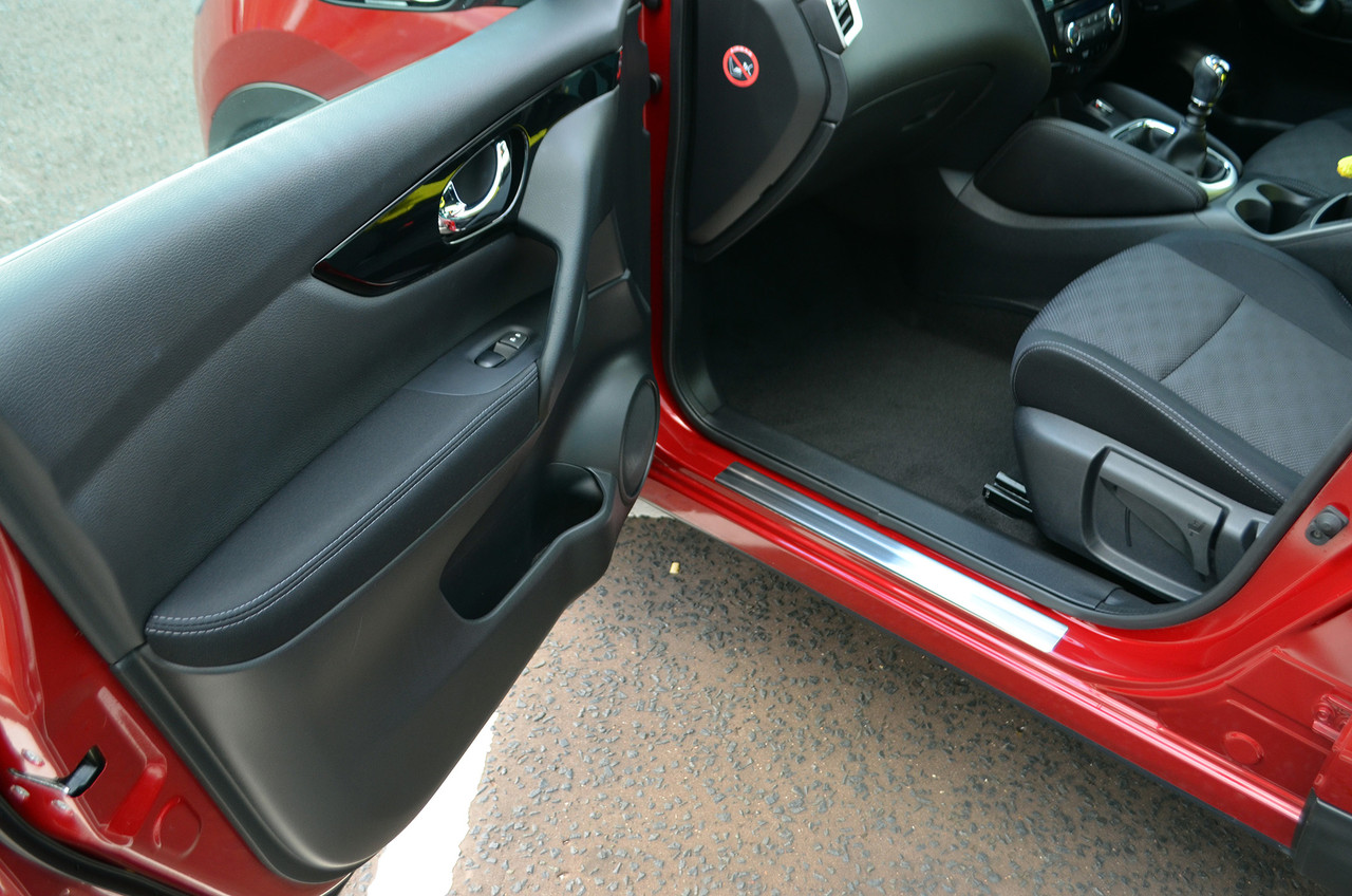 Chrome Door Sill Trim Covers Protectors To Fit Nissan Qashqai (2014+)