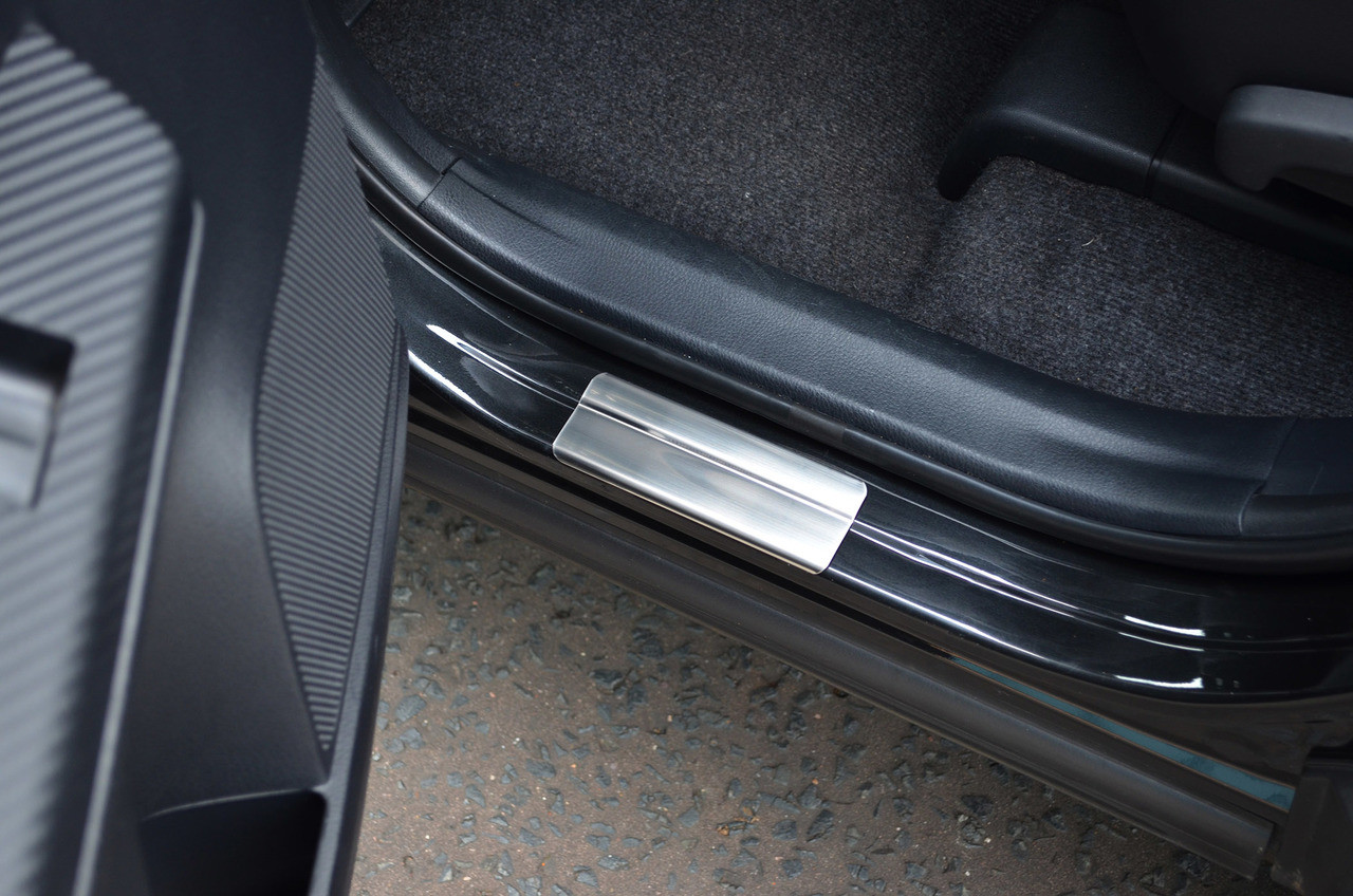 Chrome Door Sill Trim Covers Protectors To Fit Toyota Rav4 (2013+)