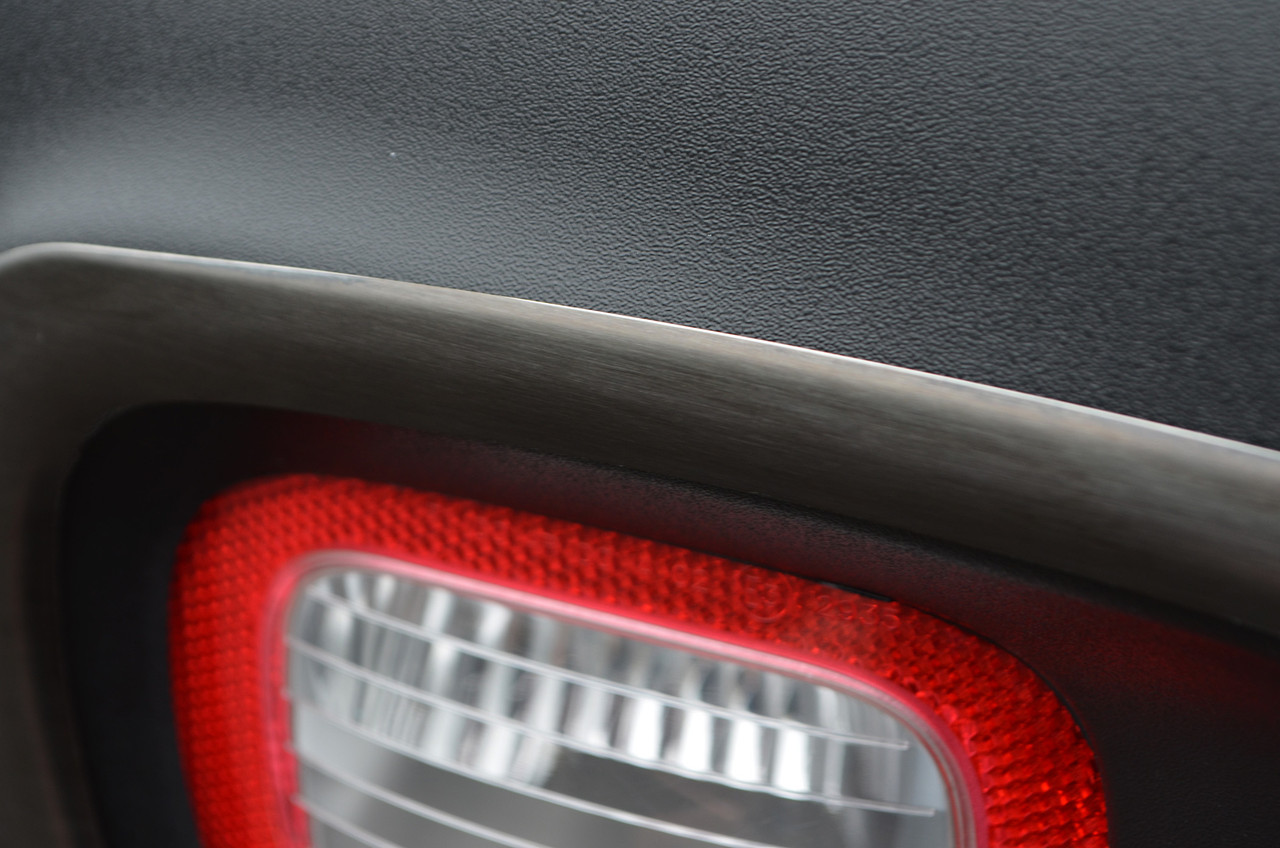 Brushed Satin Black Rear Reflector Fog Lamp Trims To Fit Jeep Renegade (2015+)