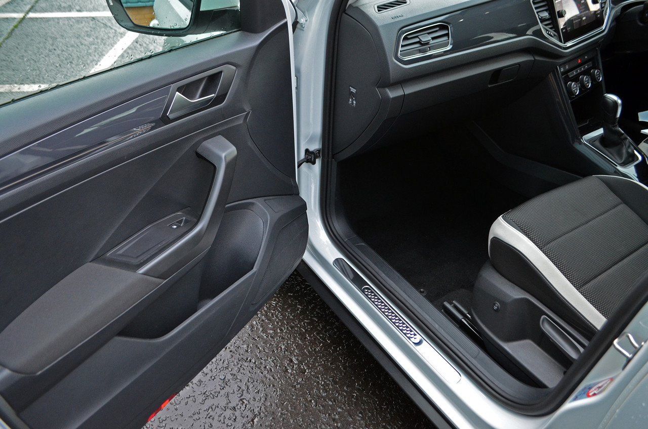 Chrome Door Sill Protectors Kick Plates (2 Piece Set) To Fit VW T-Roc (2017+)